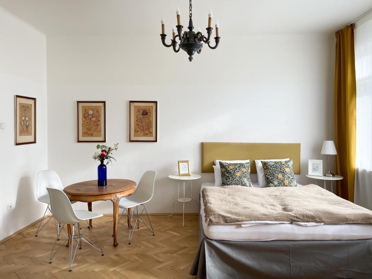 Turnkey I Vintage Terrace Apartment Prague Luaran gambar