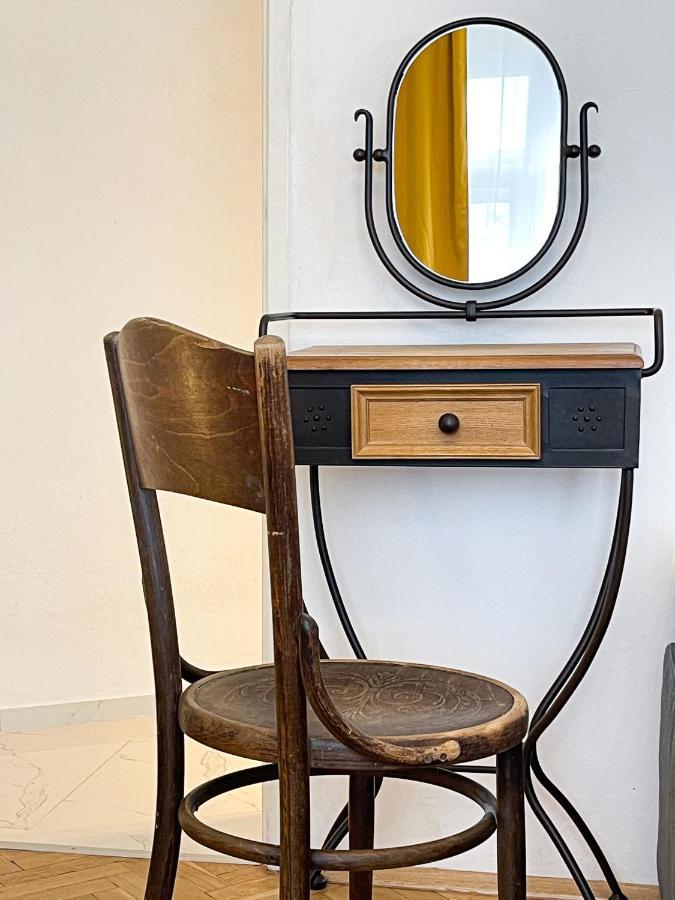 Turnkey I Vintage Terrace Apartment Prague Luaran gambar